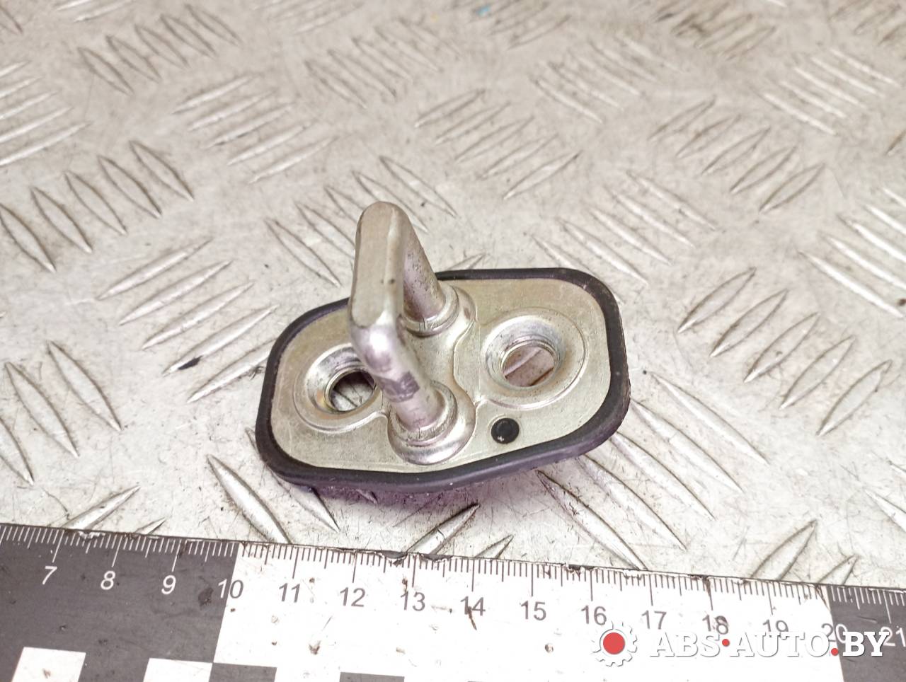 ответная часть (скоба) замка двери Peugeot 3008 1 поколение 2011, 1.6 л., дизель, робот, передний привод, правый руль, 9655466380 - фото №1