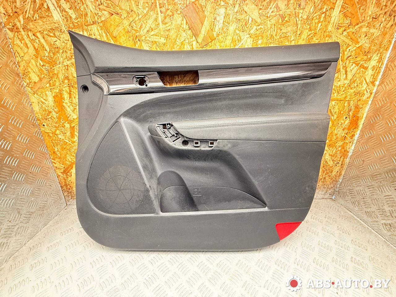 обшивка двери передняя правая Kia Sorento 2 поколение 2011, 2.2 л., дизель, АКПП, 823202P000, 935752P100VA, 202004584, 823022P730AND - фото №1