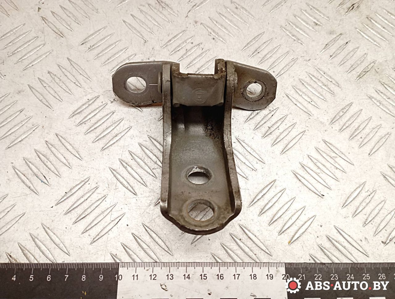 петля двери Toyota RAV4 2 поколение (XA20) 2003, 2.0 л., 1CD-FTV, дизель, МКПП, внедорожник 5 дв. - фото №1