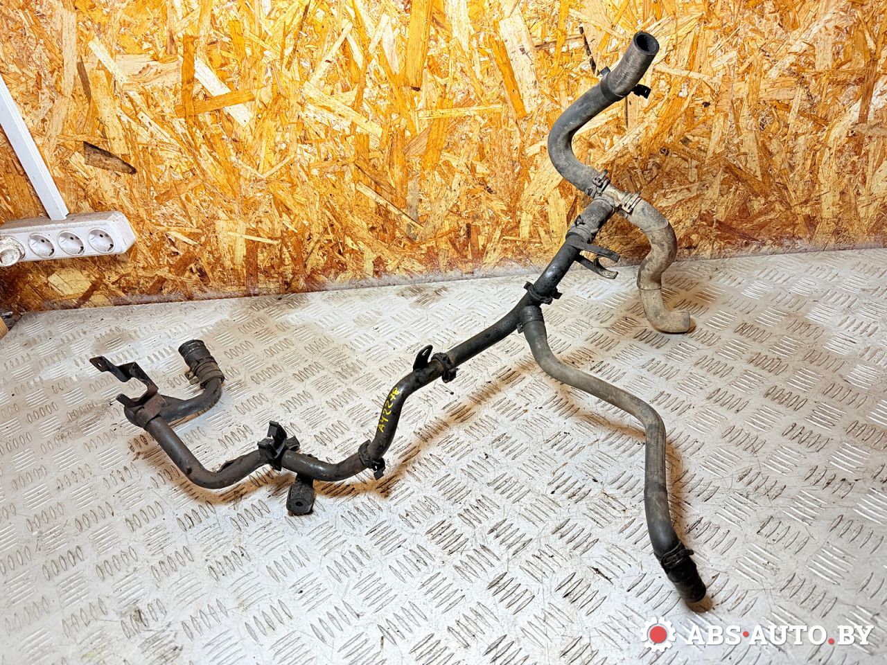 трубка охлаждающей жидкости Ford Galaxy 1 поколение 1998, 1.9 л., дизель, МКПП, минивэн, 97VW8274DA, 7M0121065 - фото №1