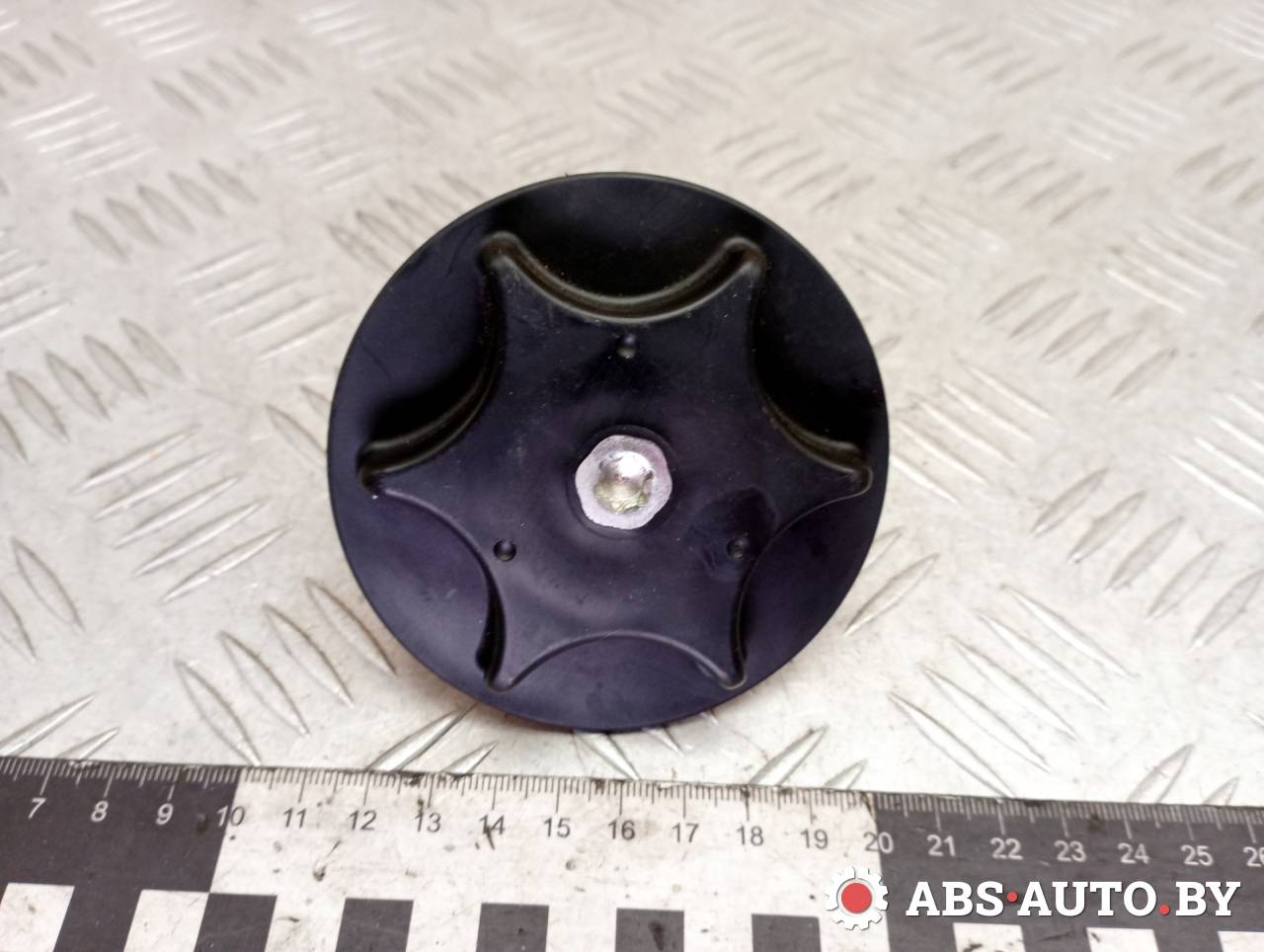 крепление запаски Nissan X-Trail T32 2014, 1.6 л., R9M, дизель, МКПП, полный подключаемый привод, правый руль - фото №1