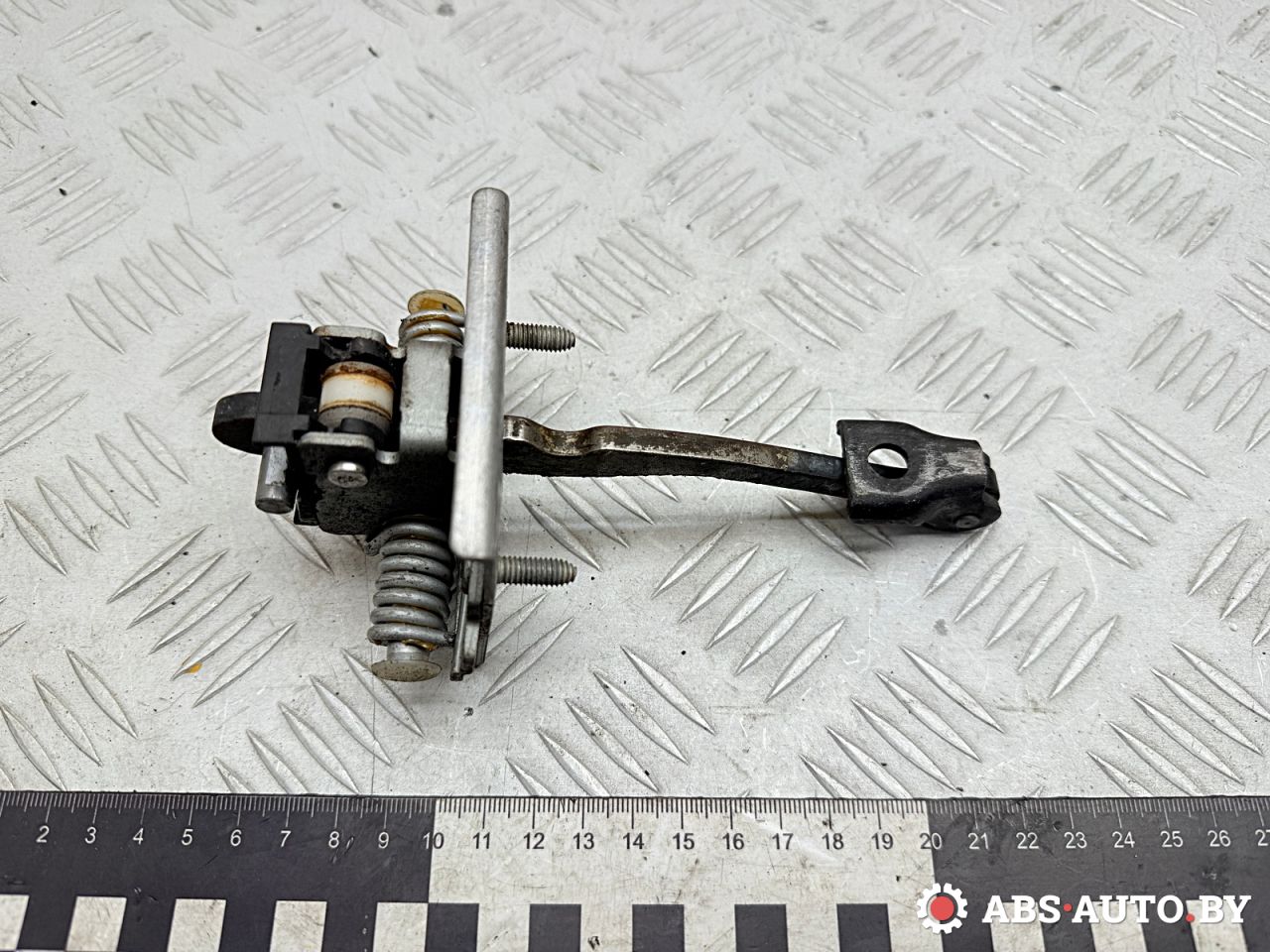 ограничитель открывания двери Peugeot 3008 1 поколение 2012, 1.6 л., дизель, робот, передний привод, правый руль, 9181Q2 - фото №1