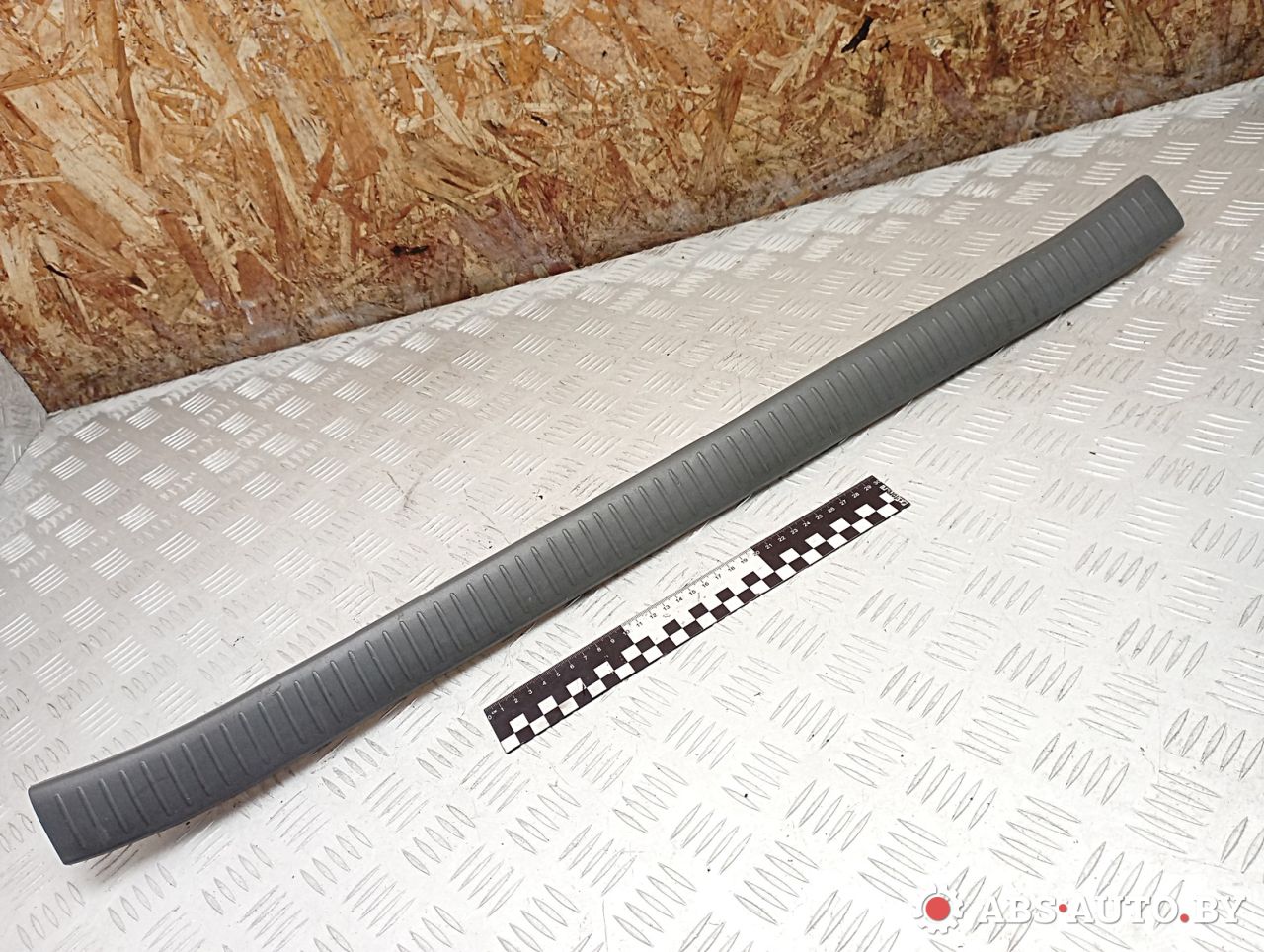 накладка двери (крышки) багажника Toyota RAV4 2 поколение (XA20) 2003, 2.0 л., 1CD-FTV, дизель, МКПП, внедорожник 5 дв., 5838742020 - фото №1