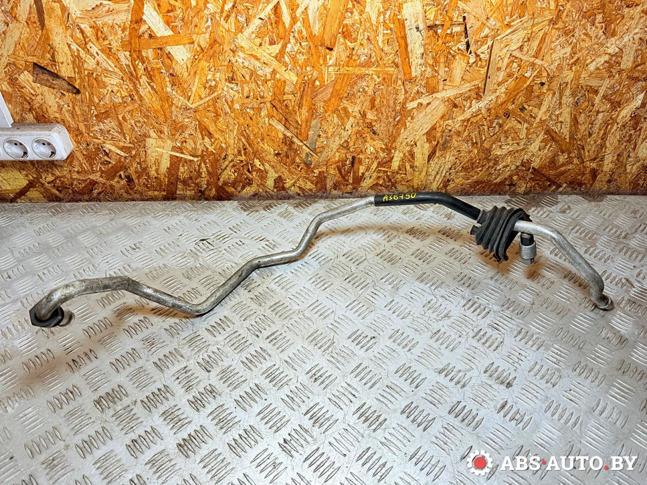 трубка кондиционера Audi A6 4B/C5 1997, 1.9 л., AFN, дизель, МКПП, седан, 8A0959483AA, 8D0260753A - фото №1