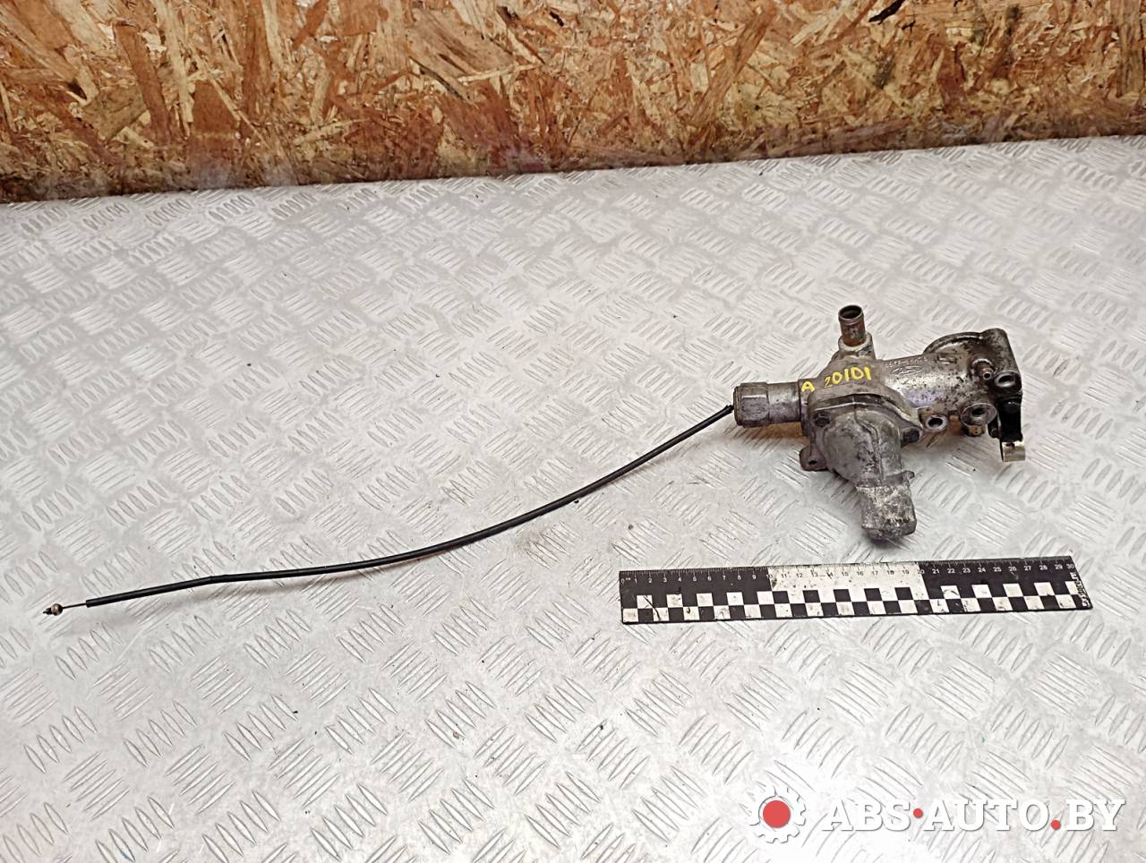 корпус термостата Ford Mondeo 2 поколение 1998, 1.8 л., дизель, 89FF9K478CC, 96FF8594AB - фото №1