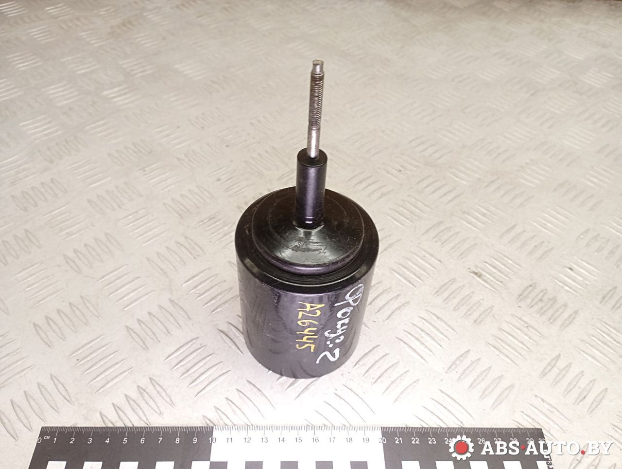 крепление запаски Ford Focus 2 поколение 2007, 1.6 л., дизель - фото №1