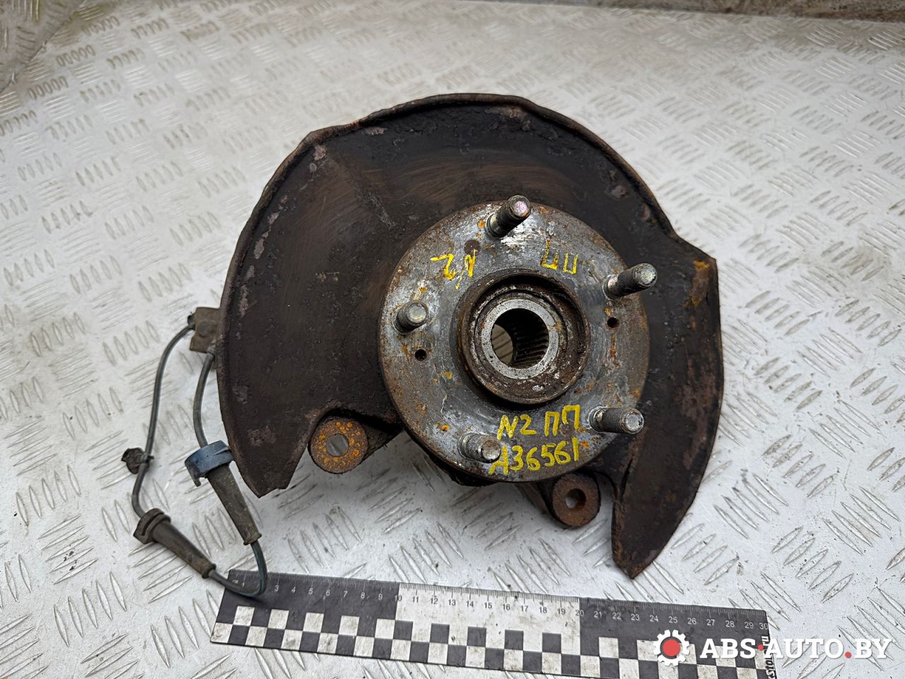 ступица передняя правая Honda Civic 8 поколение 2008, 2.2 л., N22A2, дизель, МКПП, хетчбэк 5 дв., правый руль, 44600SMJG00, 51211SMJE01 - фото №1