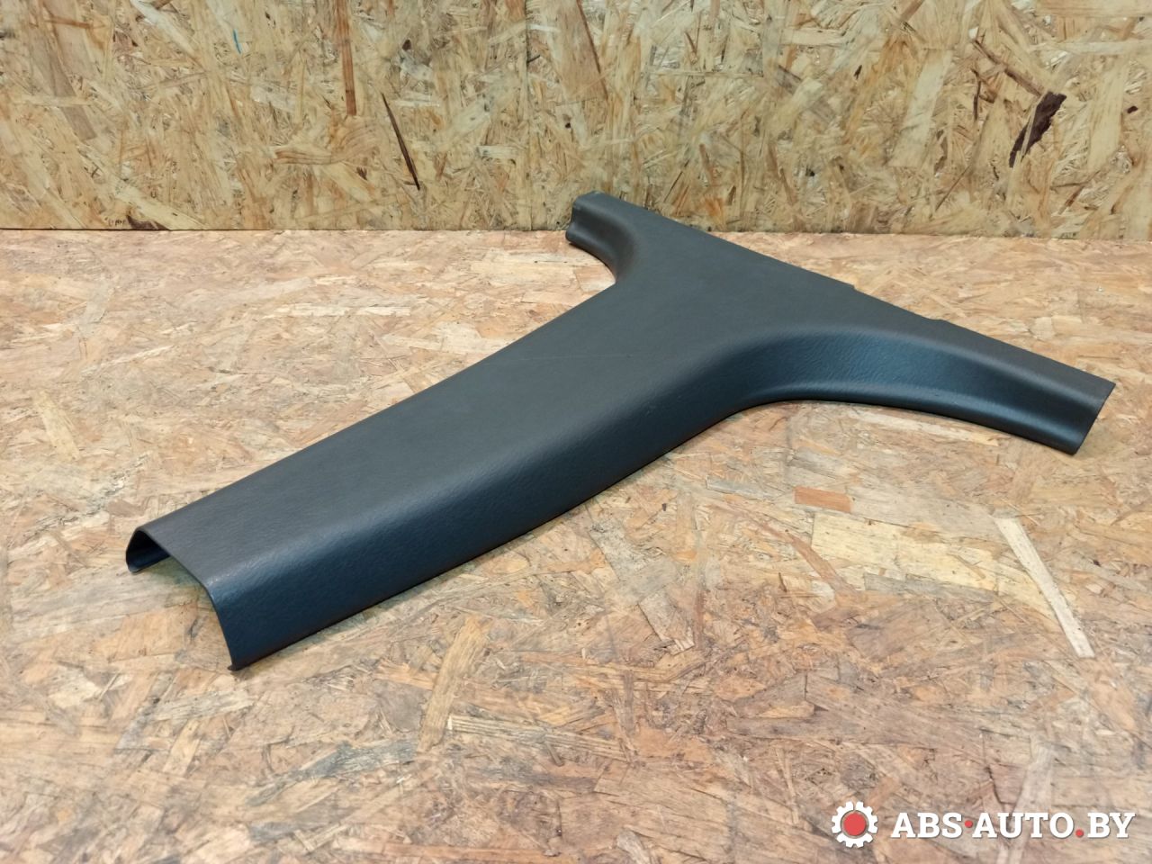 обшивка стойки центральной правой Hyundai Lantra J2 1996, 1.6 л., G4GR, бензин, МКПП - фото №1