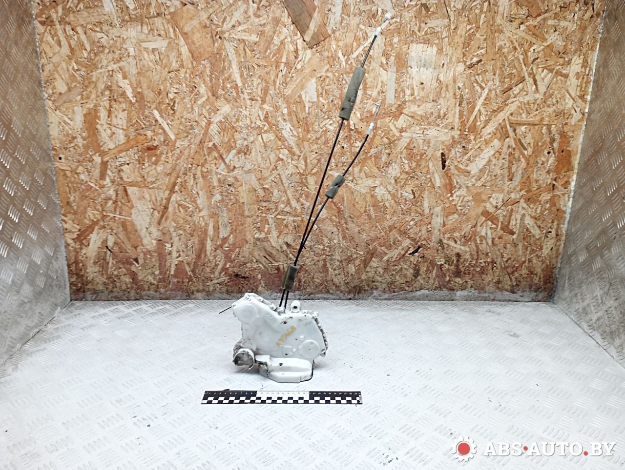 замок двери передней левой Honda Civic 8 поколение 2008, 2.2 л., N22A2, дизель, МКПП, хетчбэк 5 дв., правый руль, 72151SMGE0 - фото №1