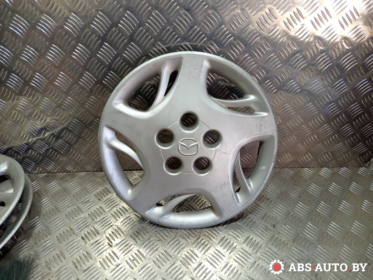 колпак колесный Mazda MPV LW (1999 - 2003), LC62371700 - фото №1