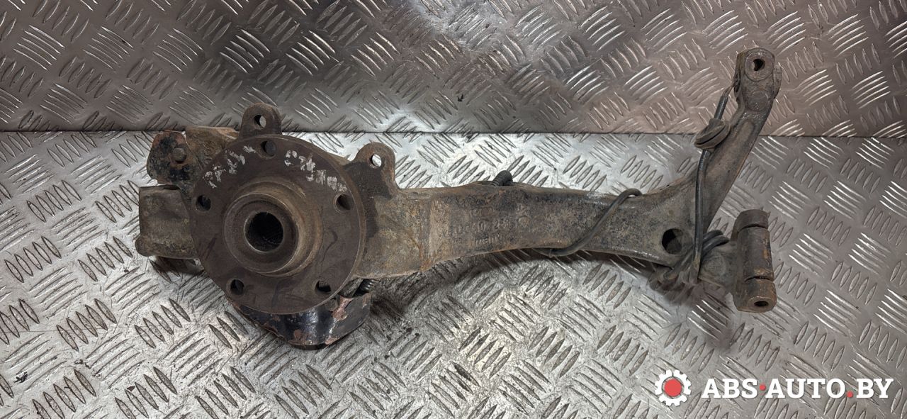 ступица передняя правая Volkswagen Passat B5 1998, 8D0407258 - фото №1