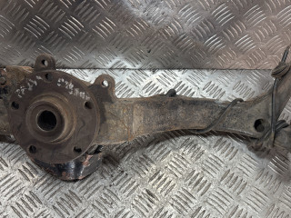 ступица передняя правая Volkswagen Passat B5 1998, 8D0407258