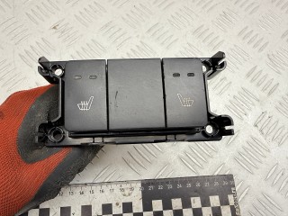 кнопка обогрева сидений Hyundai Santa Fe 2 поколение (CM) 2006, 2.2 л., D4EB, дизель, МКПП, внедорожник 5 дв., 201003413