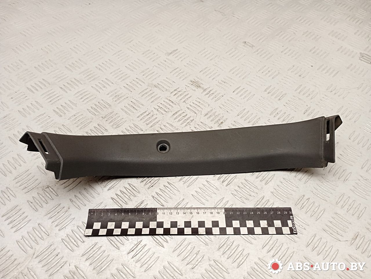 обшивка крышки багажника Kia Rio 2 поколение 2009, 817301G200 - фото №1