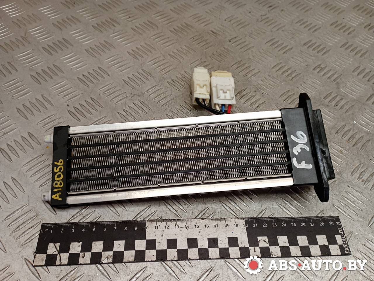 электрический радиатор отопителя (тэн) Peugeot 4007 1 поколение 2009, 2.2 л., дизель, МКПП, полный подключаемый привод, правый руль, 541A003, CSA541A003 - фото №1