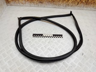 уплотнитель подкапотного пространства Volkswagen Touareg 1 поколение 2006, 3.0 л., BKS, дизель, АКПП, внедорожник 5 дв., полный привод, 7L6823707C