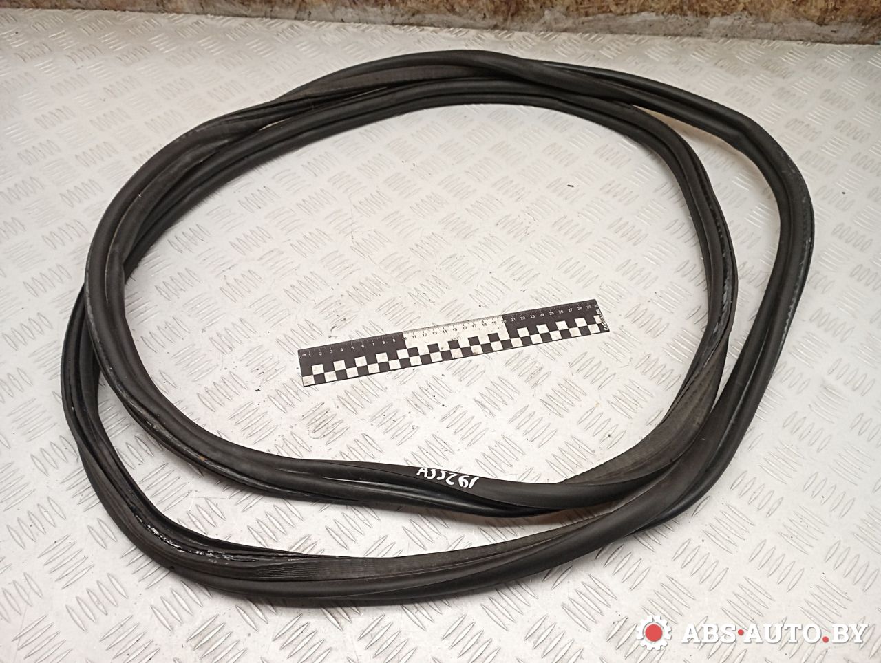 уплотнитель Peugeot 5008 1 поколение 2013, 1.6 л., дизель, робот, правый руль - фото №1