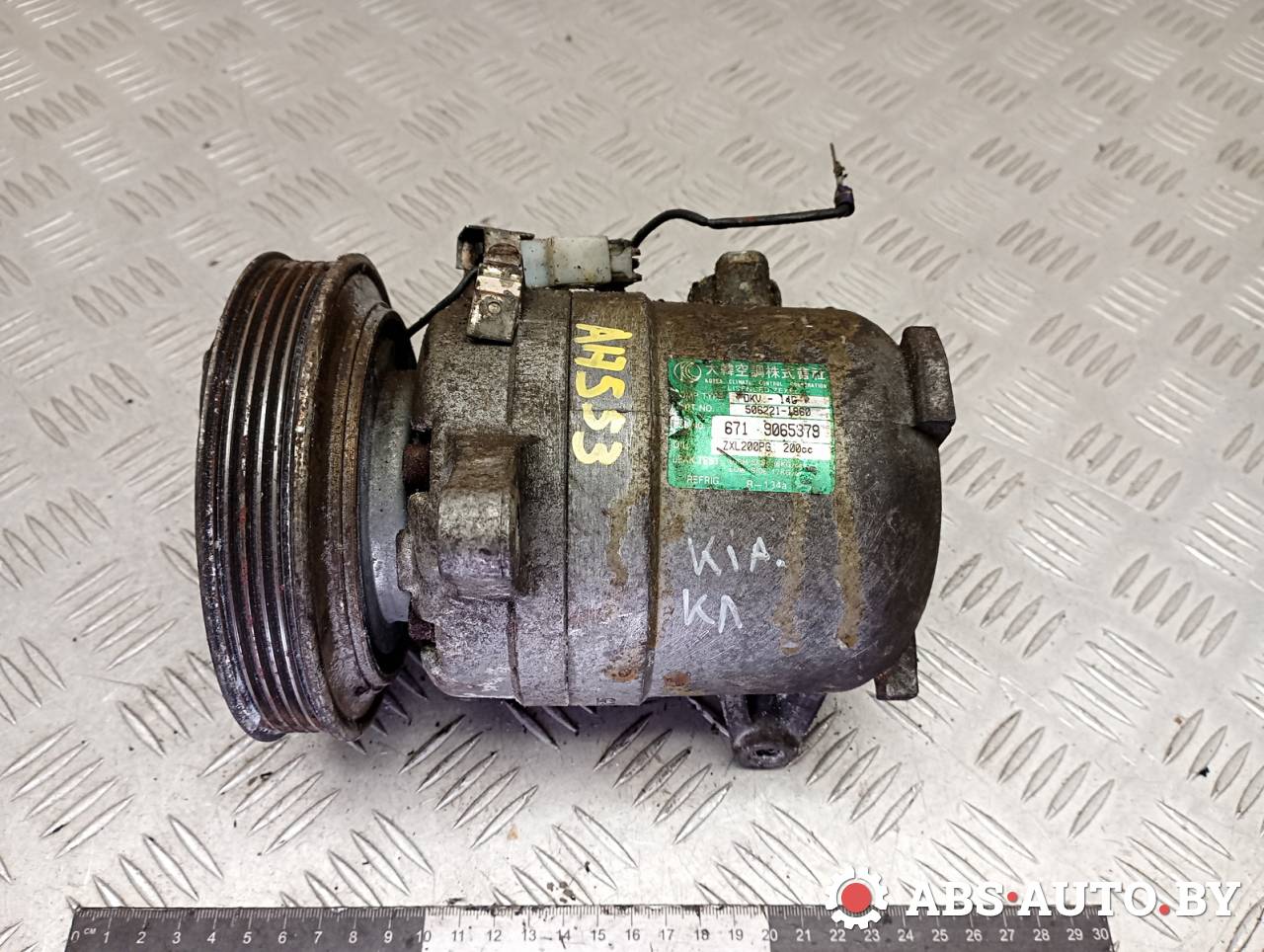 компрессор кондиционера Kia Clarus 1 поколение 1998, 2.0 л., бензин, 5062211860, 5060213230 - фото №1