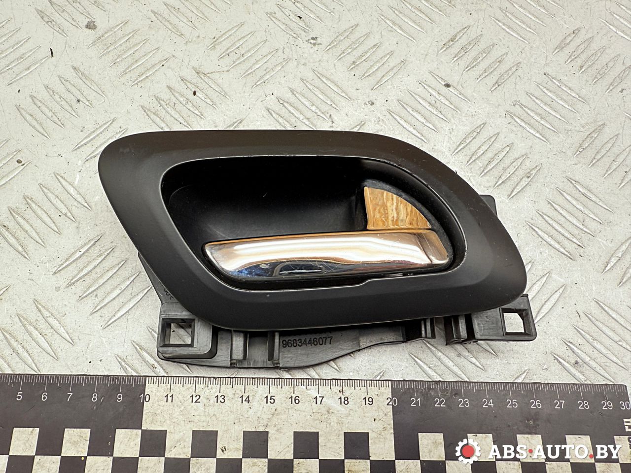 ручка внутренняя передняя правая Peugeot 3008 1 поколение 2012, 1.6 л., дизель, робот, передний привод, правый руль, 9683446577, 9683446077, 1904002 - фото №1