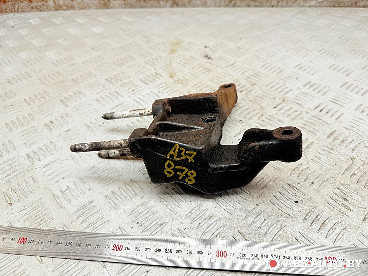 кронштейн двигателя Opel Vectra B 1997, 2.0 л., Y 20 DTL, дизель, МКПП, 90498184 - фото №1