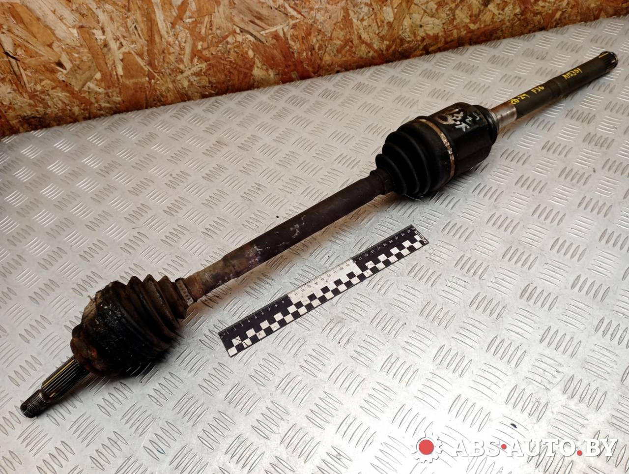 полуось передняя правая (приводной вал, ШРУС) Peugeot 4007 1 поколение 2009, 2.2 л., дизель, МКПП, полный подключаемый привод, правый руль, 1609899880, 1609899980, 3273PY, 3815A176 - фото №1