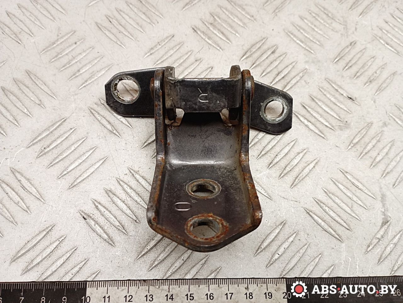 петля двери Mazda 6 GG 2003, 2.0 л., бензин, МКПП, правый руль - фото №1