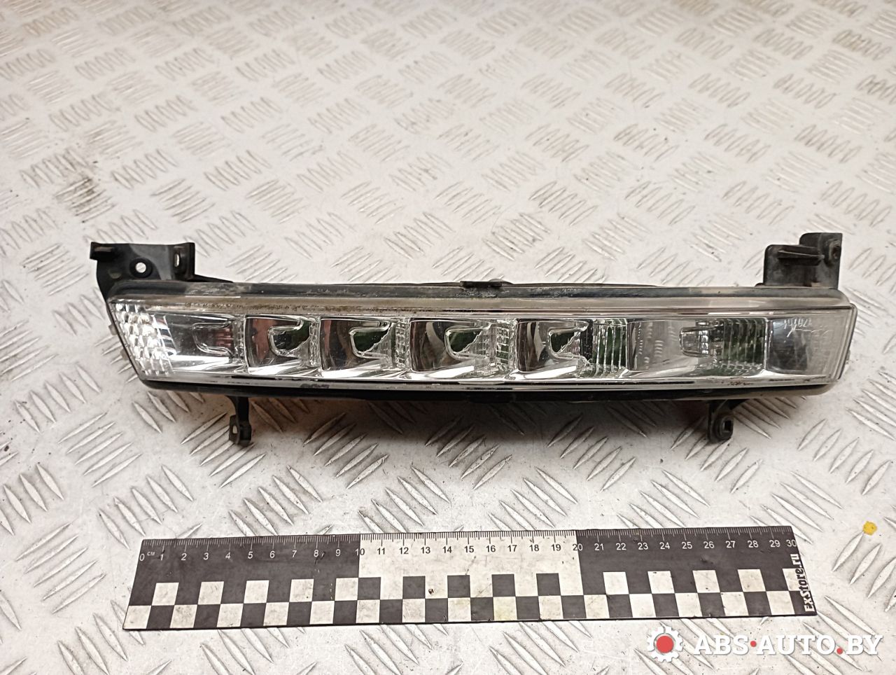 фара противотуманная левая Citroen C4 Picasso 1 поколение 2011, 1.6 л., 9HR (DV6C), дизель, МКПП, правый руль, 17785001, 17784901 - фото №1