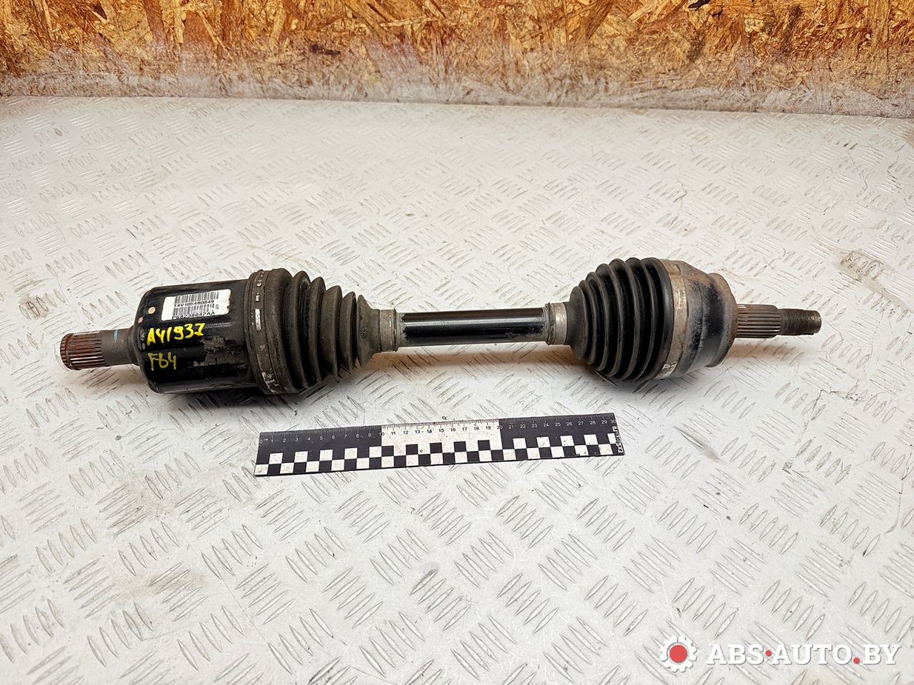 полуось передняя левая (приводной вал, ШРУС) Jeep Cherokee 5 поколение 2016, 2.0 л., EBT, дизель, АКПП, внедорожник 5 дв., 68238842AA - фото №1