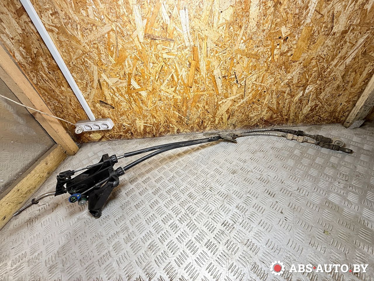 кулиса Toyota Corolla Verso 2 поколение AR10 2004, 2.0 л., 1CD-FTV, дизель, МКПП, минивэн, 335300F010, 112101680 - фото №1