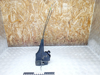 замок двери задней правой Toyota RAV4 2 поколение (XA20) 2003, 2.0 л., 1CD-FTV, дизель, МКПП, внедорожник 5 дв.