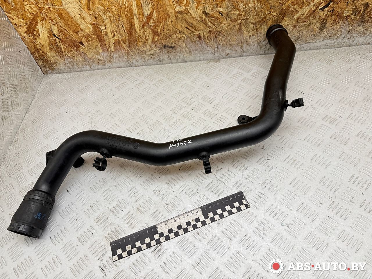 патрубок интеркулера Volkswagen Touareg 1 поколение 2006, 3.0 л., BKS, дизель, АКПП, внедорожник 5 дв., полный привод, 7L6145795Q, 7L6145770M, 7L6145720A - фото №1