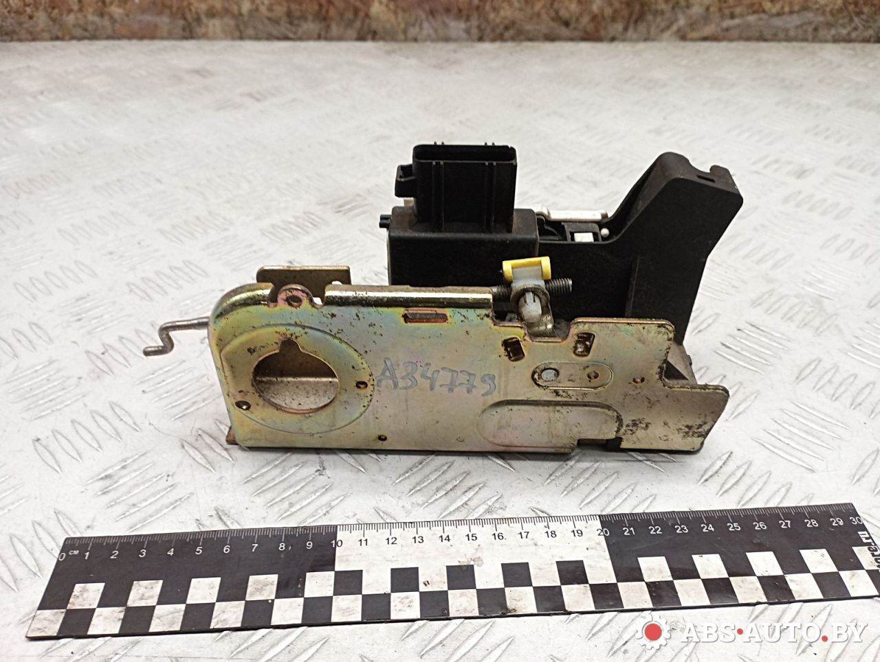 замок двери передней левой Ford Transit 7 поколение 2007, 2.4 л., дизель, МКПП, микроавтобус, YC1AV21813CH - фото №1