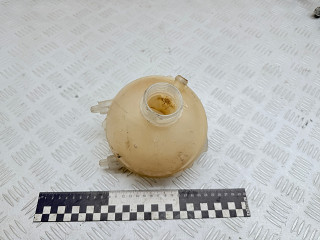 бачок расширительный Peugeot 5008 1 поколение 2013, 1.6 л., дизель, робот, правый руль, 9684527680, 9654310780, 9654429680, 9673334580