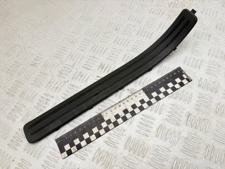 накладка на порог внутренняя Volkswagen Touareg 1 поколение 2006, 3.0 л., BKS, дизель, АКПП, внедорожник 5 дв., полный привод, 7L0853793B