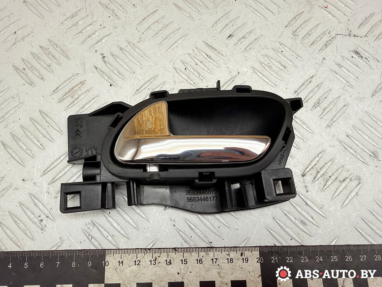 ручка внутренняя задняя левая Peugeot 3008 1 поколение 2012, 1.6 л., 9HR (DV6C), дизель, робот, 9683446877, 9683446177, 1905002 - фото №1