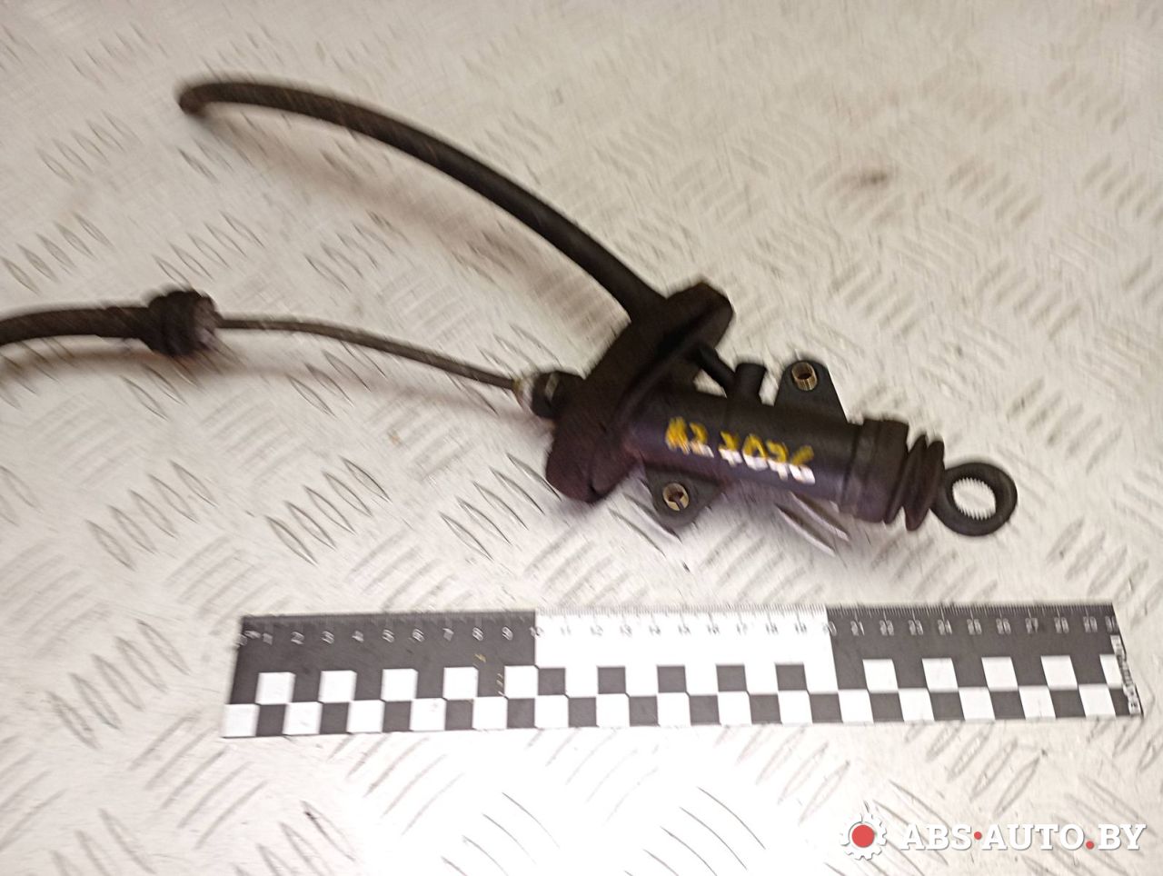 цилиндр сцепления главный Ford Mondeo 2 поколение 1998, 1.8 л., дизель, 94BB7A543AC - фото №1