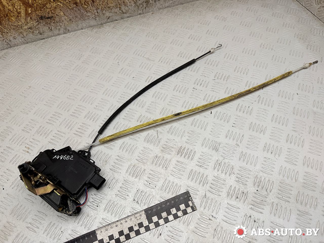 замок двери задней правой Audi A6 4B/C5 1999, 2.5 л., AKN, дизель, МКПП, универсал, передний привод, 4B0839016G, 4B0839016B - фото №1