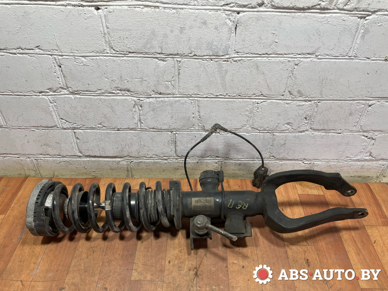 стойка передняя правая BMW 7 серия F01/F02 F01 2009, 4.4 л., бензин, АКПП, 3711679694001, 10541310006303, 40241995 - фото №1