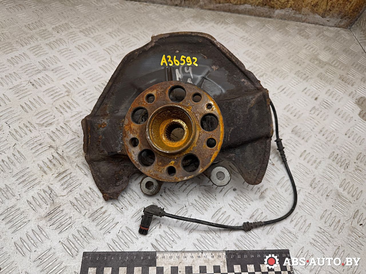 ступица передняя левая Mercedes-Benz A W169 2 поколение (2004-2008) 2008, 2.0 л., OM 640.942, дизель, МКПП, хетчбэк 5 дв., правый руль, A1693370145, A1693300520, A1693300720 - фото №1