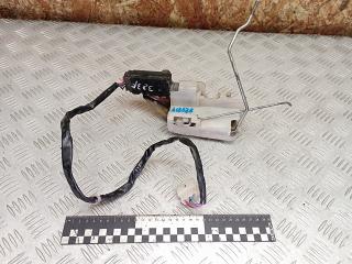 замок двери передней левой Mazda 323F BA 1996