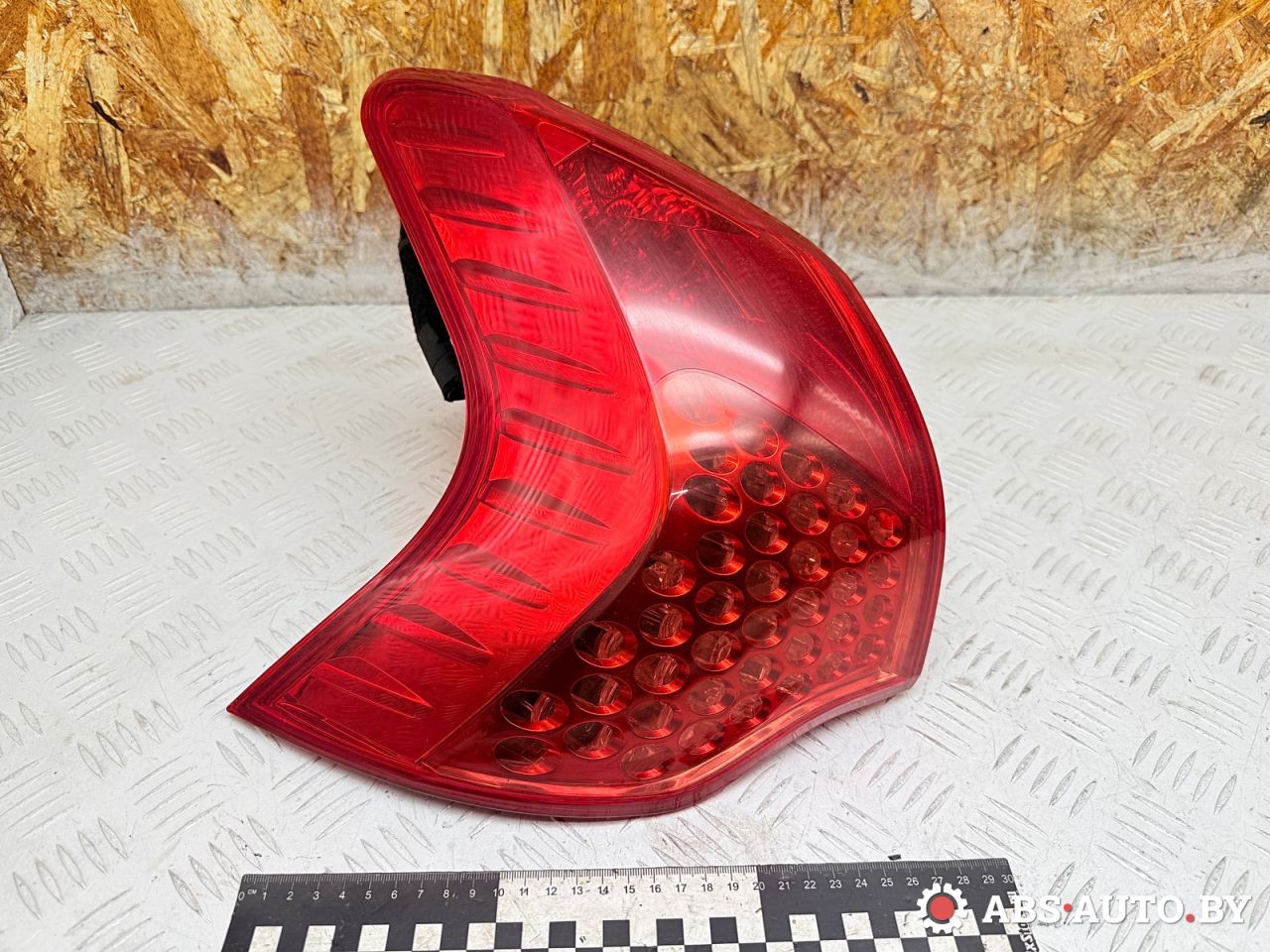 фонарь задний левый Peugeot 3008 1 поколение 2012, 1.6 л., 9HR (DV6C), дизель, робот, 9683460880 - фото №1