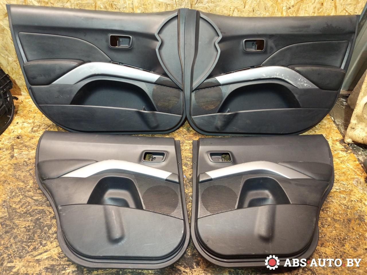 Обшивка двери (комплект) Peugeot 4007 1 поколение 2011, 2.2 л., 4HN (DW12MTED4), дизель, МКПП, внедорожник 5 дв., правый руль, 7221A773XA, 7221A774XA, 7222A389XA, 7222A390XA - фото №1