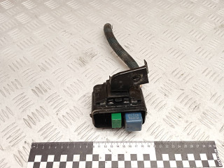 блок реле Toyota RAV4 2 поколение (XA20) [рестайлинг] 2005, 2.0 л., 1CD-FTV, дизель, МКПП, внедорожник 5 дв., 8826321010, 1567002500