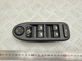 блок управления стеклоподъемниками Citroen C5 1 поколение [рестайлинг] 2005, 2.2 л., 4HX (DW12TED4/FAP), дизель, АКПП, хетчбэк 5 дв., 96514299ZF