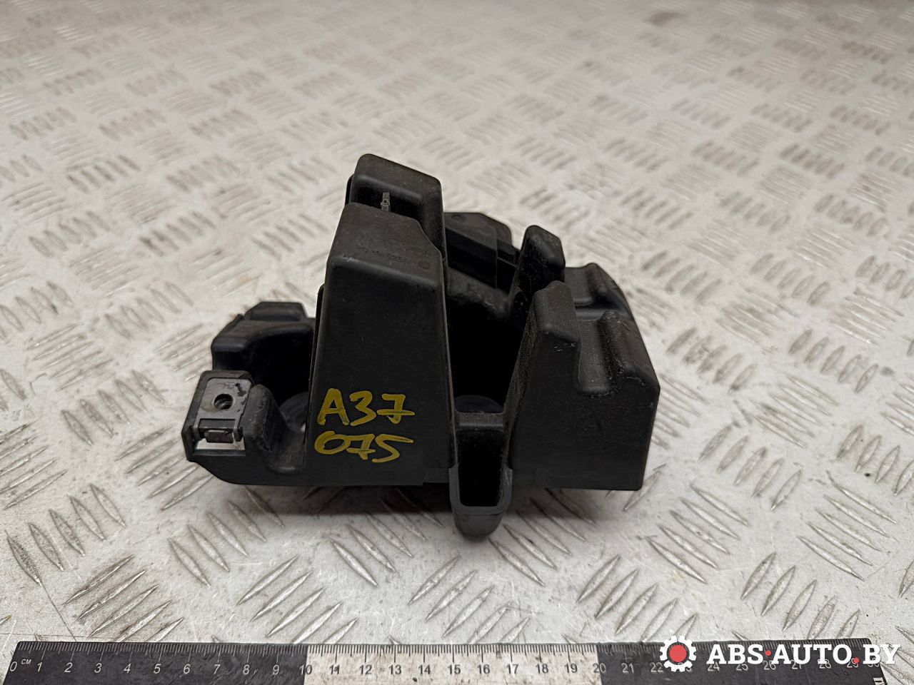 Крепление бампера заднего Citroen C5 2 поколение 2013, 2.0 л., RHH (DW10CTED4), дизель, МКПП, универсал, 9681048380 - фото №1