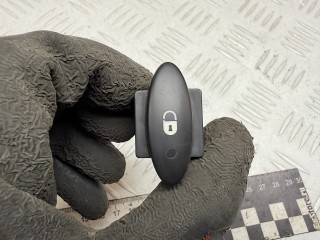 кнопка центрального замка Citroen C5 1 поколение 2002, 2.0 л., RHZ (DW10ATED), дизель, АКПП, 96326949XT