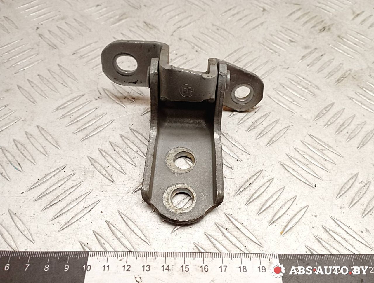 петля двери Toyota RAV4 2 поколение (XA20) 2003, 2.0 л., 1CD-FTV, дизель, МКПП, внедорожник 5 дв. - фото №1