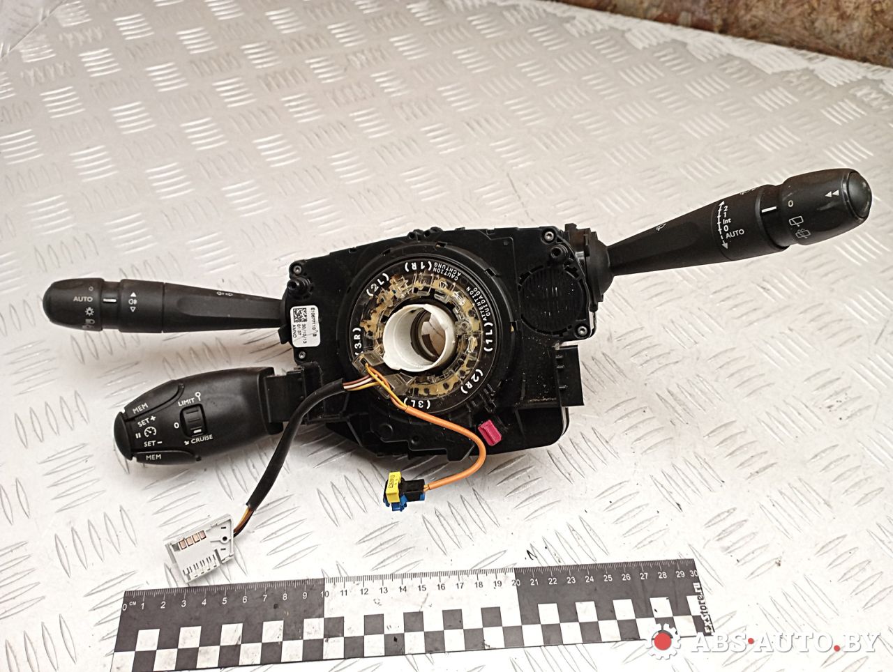 переключатель подрулевой (стрекоза) Peugeot 308 T9 2014, 1.6 л., дизель, МКПП, хетчбэк 5 дв., правый руль, 98072689ZD - фото №1