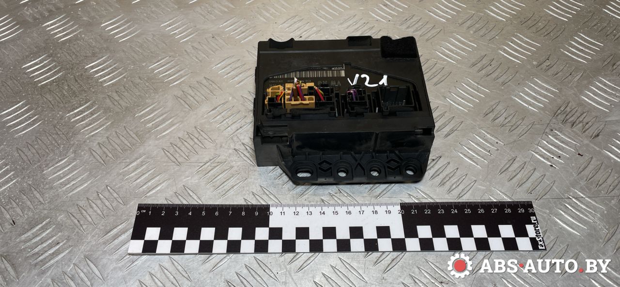 блок комфорта Volkswagen Passat B6 2010, 1.4 л., CDGA, бензин, АКПП, универсал, 3C0959433AR - фото №1