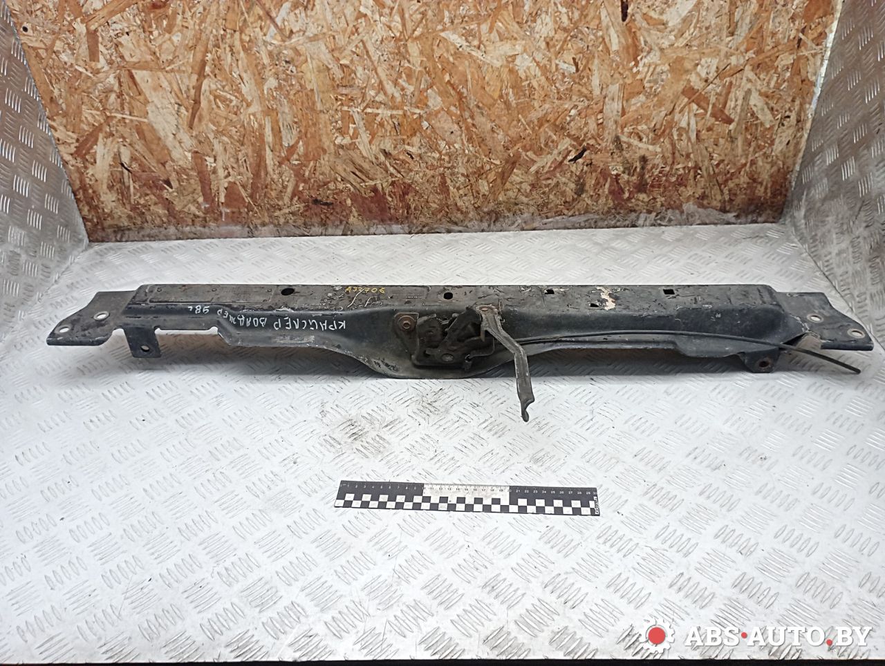 планка под капот Chrysler Voyager 3 поколение 1998, 2.4 л., дизель - фото №1